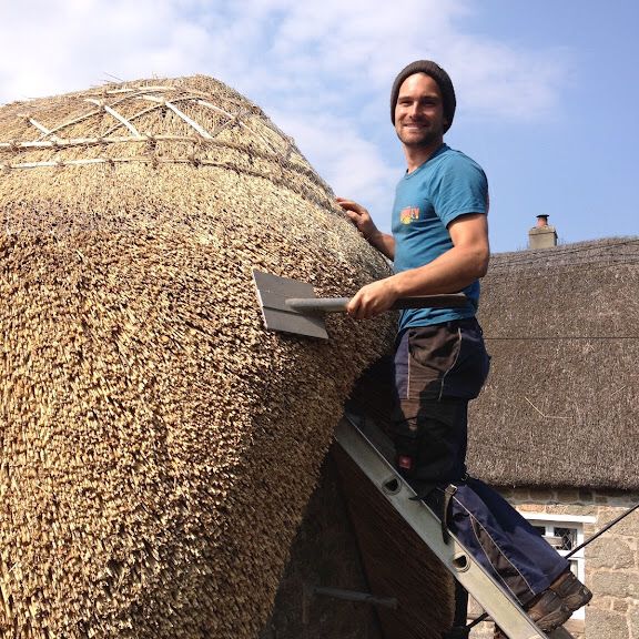 Luke Robinson Master Thatcher, Thatching in Somerset, Devon, Dorset, professionally thatched roofs