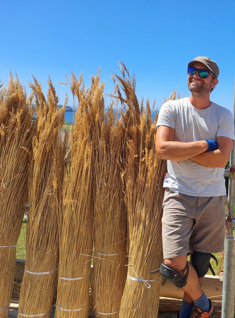 Luke Robinson Master Thatcher, Thatching in Somerset, Devon, Dorset, professionally thatched roofs